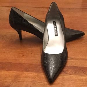 EUC Black Faux Lizard Bandolino Pumps